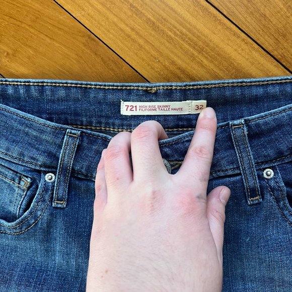 Levi’s 721 High Rise Skinny Jeans - Picture 3 of 5